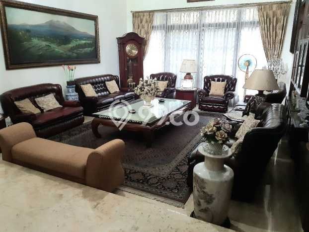 Siap Huni Hunian Elit 7 Kamar di Menteng Dekat ke Mana Saja Siap Huni Hunian Elit 7 Kamar di Menteng Dekat ke Mana Saja