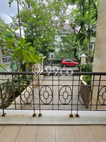 Rumah Elit Modern Tanpa Renovasi di Pondok Indah Jakarta Selatan Rumah Elit Modern Tanpa Renovasi di Pondok Indah Jakarta Selatan