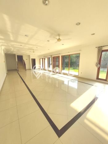 Rumah sewa siap huni 5 KT di Pejaten, Jakarta Selatan Rumah sewa siap huni 5 KT di Pejaten, Jakarta Selatan