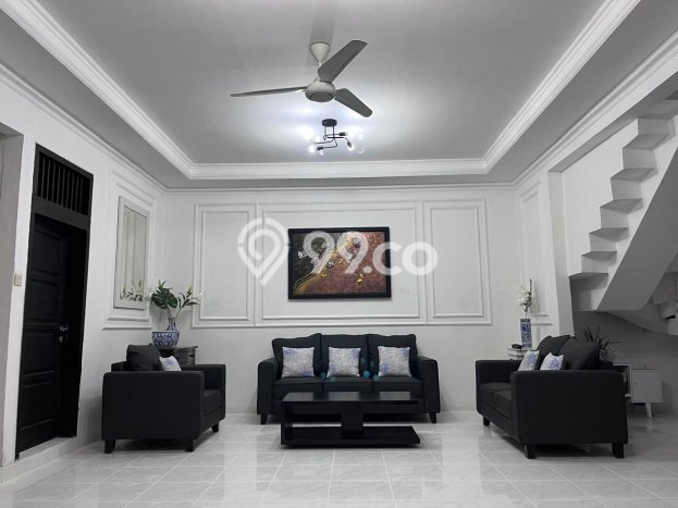 Rumah Elit Modern Tanpa Renovasi di Tanjung Barat Jakarta Selatan Rumah Elit Modern Tanpa Renovasi di Tanjung Barat Jakarta Selatan