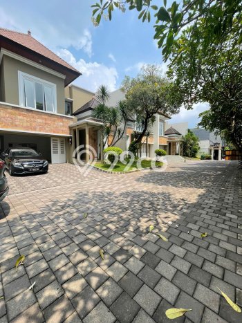 Jual Rumah Mewah Megah Dengan View Eksklusif di Pejaten, Jakarta Selatan Jual Rumah Mewah Megah Dengan View Eksklusif di Pejaten, Jakarta Selatan