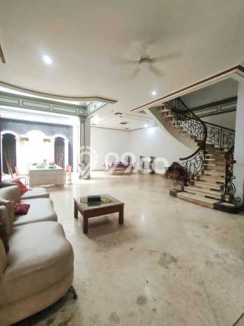 Rumah Elit Modern Tanpa Renovasi di Veteran Jakarta Selatan Rumah Elit Modern Tanpa Renovasi di Veteran Jakarta Selatan