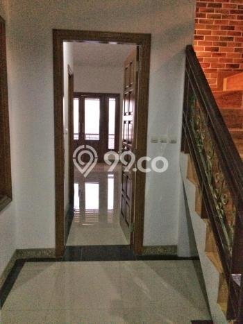 Hunian Mewah LB 300m2 Siap Pakai Desain Elegan di Pejaten, Jakarta Selatan Hunian Mewah LB 300m2 Siap Pakai Desain Elegan di Pejaten, Jakarta Selatan
