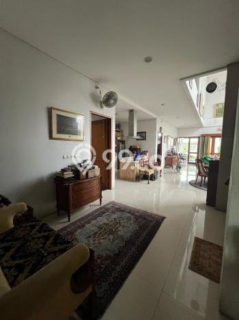 Rumah Elit Modern Siap Huni di Lebak Bulus Jakarta Selatan Rumah Elit Modern Siap Huni di Lebak Bulus Jakarta Selatan