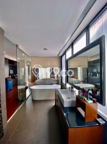 Rumah Mewah LB 450m2 Siap Pakai Desain Elegan di Cipete, Jakarta Selatan Rumah Mewah LB 450m2 Siap Pakai Desain Elegan di Cipete, Jakarta Selatan