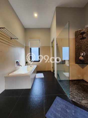 For Sale! Luxury House LT 360m2 Desain Modern di Pondok Labu For Sale! Luxury House LT 360m2 Desain Modern di Pondok Labu