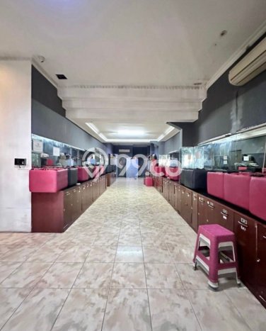 Unit Komersial Dijual di Jakarta Selatan LT 157m2 & LB 850m2 Unit Komersial Dijual di Jakarta Selatan LT 157m2 & LB 850m2