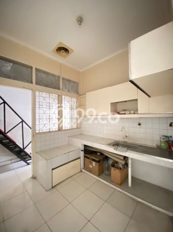 Rumah Mewah LB 180m2 Siap Huni Desain Elegan di Lebak Bulus, Jakarta Selatan Rumah Mewah LB 180m2 Siap Huni Desain Elegan di Lebak Bulus, Jakarta Selatan