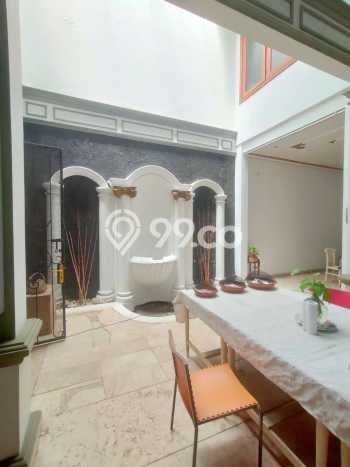 Rumah Elit Modern Tanpa Renovasi di Veteran Jakarta Selatan Rumah Elit Modern Tanpa Renovasi di Veteran Jakarta Selatan