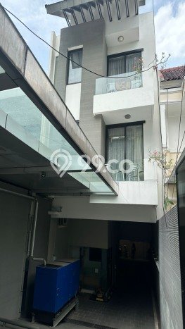 Rumah Elit Modern Tanpa Renovasi di Wijaya Jakarta Selatan Rumah Elit Modern Tanpa Renovasi di Wijaya Jakarta Selatan
