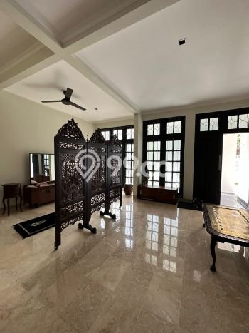 Rumah Mewah LB 450m2 Siap Huni Desain Elegan di Pejaten, Jakarta Selatan Rumah Mewah LB 450m2 Siap Huni Desain Elegan di Pejaten, Jakarta Selatan