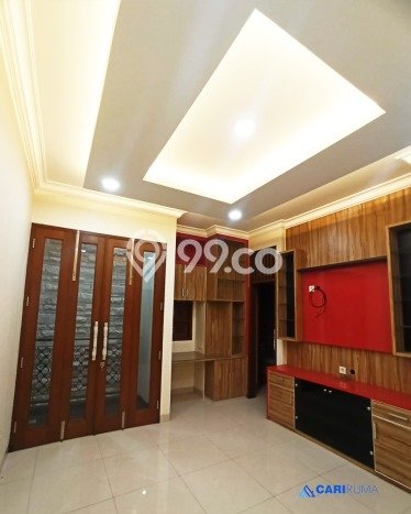 Jual Rumah Mewah Elegan Dengan View Eksklusif di Pondok Kelapa, Jakarta Timur Jual Rumah Mewah Elegan Dengan View Eksklusif di Pondok Kelapa, Jakarta Timur