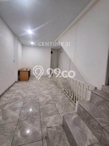 Ruko Dijual di Prime Area Jakarta Barat Luas 180m2 Ruko Dijual di Prime Area Jakarta Barat Luas 180m2