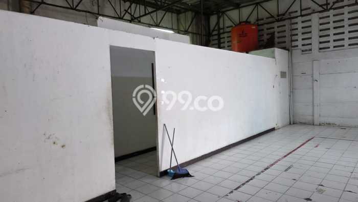 Unit Gudang disewakan di Cipondoh Tangerang dengan LT 1000m2 / LB 800m2 Unit Gudang disewakan di Cipondoh Tangerang dengan LT 1000m2 / LB 800m2