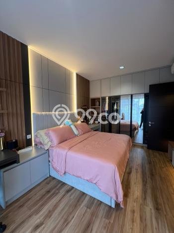 Disewakan! Rumah 4 Kamar Tidur &
4 Kamar Mandi di Pantai Indah Kapuk 2, Jakarta Utara Disewakan! Rumah 4 Kamar Tidur &
4 Kamar Mandi di Pantai Indah Kapuk 2, Jakarta Utara