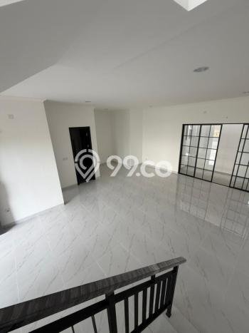 Disewakan! Rumah 3 Kamar Tidur &
3 Kamar Mandi di Pantai Indah Kapuk 2, Jakarta Utara Disewakan! Rumah 3 Kamar Tidur &
3 Kamar Mandi di Pantai Indah Kapuk 2, Jakarta Utara