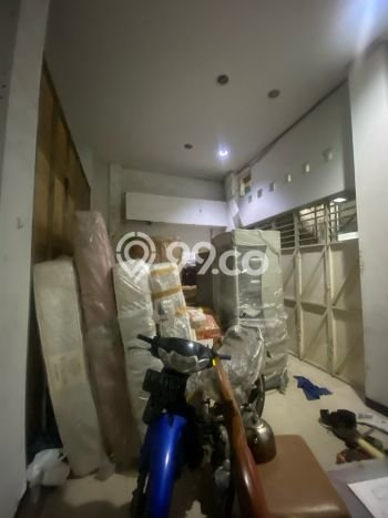 Disewakan! Rumah 3 Kamar Tidur &
3 Kamar Mandi di Muara Karang, Jakarta Utara Disewakan! Rumah 3 Kamar Tidur &
3 Kamar Mandi di Muara Karang, Jakarta Utara