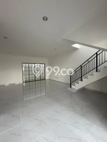 Disewakan! Rumah 3 Kamar Tidur &
3 Kamar Mandi di Pantai Indah Kapuk 2, Jakarta Utara Disewakan! Rumah 3 Kamar Tidur &
3 Kamar Mandi di Pantai Indah Kapuk 2, Jakarta Utara