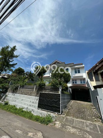 Hunian Elit LB 293m2 Siap Pakai Desain Elegan di Cigadung, Bandung Hunian Elit LB 293m2 Siap Pakai Desain Elegan di Cigadung, Bandung