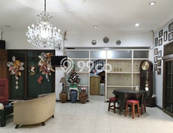 Rumah Mewah LB 417m2 Siap Pakai Desain Elegan di Burangrang, Bandung Rumah Mewah LB 417m2 Siap Pakai Desain Elegan di Burangrang, Bandung