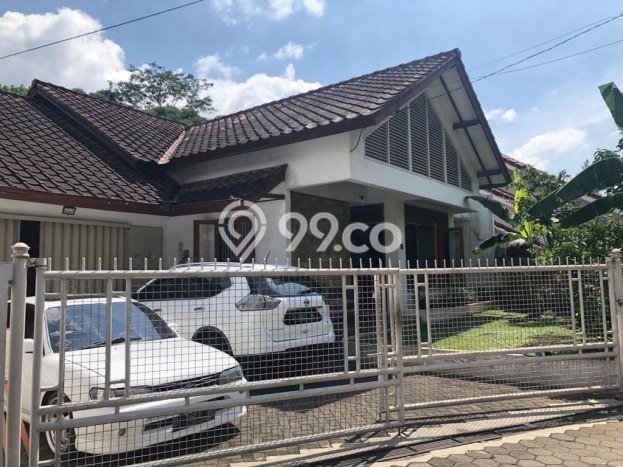 Dijual Rumah Mewah Elegan Dengan View Cantik di Ciumbuleuit, Bandung Dijual Rumah Mewah Elegan Dengan View Cantik di Ciumbuleuit, Bandung