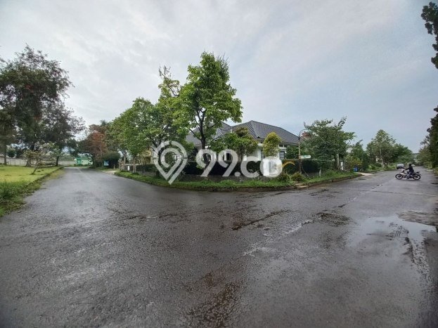 Hunian Elit LB 329m2 Siap Pakai Desain Elegan di Setiabudi, Bandung Hunian Elit LB 329m2 Siap Pakai Desain Elegan di Setiabudi, Bandung