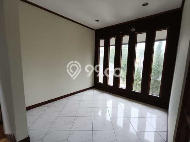 Disewakan! Rumah 3 Kamar Tidur &
3 Kamar Mandi di Setra Sari, Bandung Disewakan! Rumah 3 Kamar Tidur &
3 Kamar Mandi di Setra Sari, Bandung