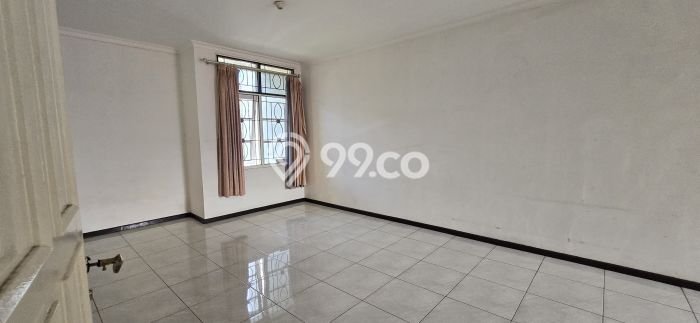 Jarang Ada! Rumah Sewa 4 Kamar Nyaman Siap Huni Soekarno Hatta Jarang Ada! Rumah Sewa 4 Kamar Nyaman Siap Huni Soekarno Hatta