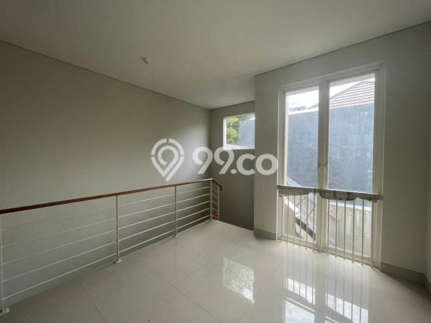 Jual Rumah Favorit Siap Huni LB 143m2 di Wiyung, Surabaya Jual Rumah Favorit Siap Huni LB 143m2 di Wiyung, Surabaya