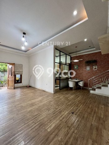 Disewakan! Rumah 3 Kamar Tidur &
3 Kamar Mandi di Kayu Putih, Jakarta Timur Disewakan! Rumah 3 Kamar Tidur &
3 Kamar Mandi di Kayu Putih, Jakarta Timur