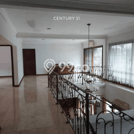 Hunian Elit LB 730m2 Siap Huni Desain Elegan di Senayan, Jakarta Selatan Hunian Elit LB 730m2 Siap Huni Desain Elegan di Senayan, Jakarta Selatan