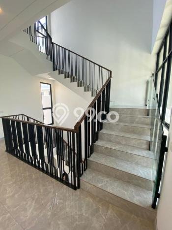 Ready to Use! Premium House LT 180m2 Desain Elegan di BSD Ready to Use! Premium House LT 180m2 Desain Elegan di BSD