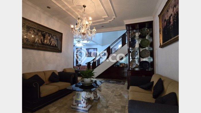 Siap Huni Hunian Elit 5 Kamar di Kebayoran Lama Dekat ke Mana Pun Siap Huni Hunian Elit 5 Kamar di Kebayoran Lama Dekat ke Mana Pun