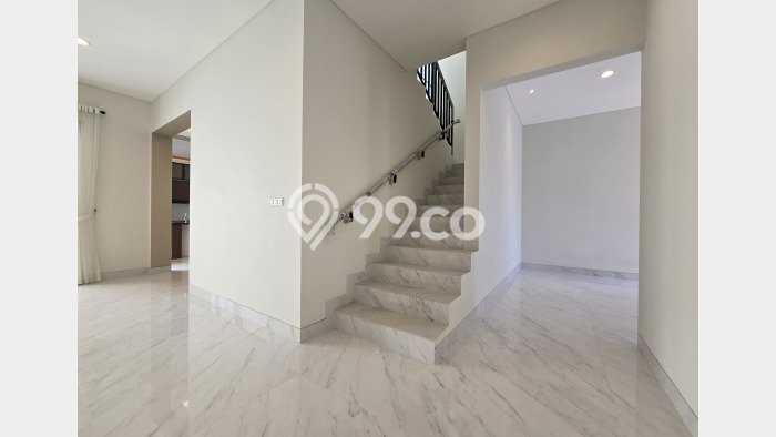 Rumah Luxury Modern Tanpa Renovasi di Pondok Indah Jakarta Selatan Rumah Luxury Modern Tanpa Renovasi di Pondok Indah Jakarta Selatan