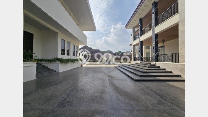 Jual Rumah Luas Megah Dengan View Cantik di Ragunan, Jakarta Selatan Jual Rumah Luas Megah Dengan View Cantik di Ragunan, Jakarta Selatan