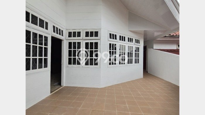 Siap Huni Hunian Elit 5 Kamar di Kebayoran Lama Dekat ke Mana Pun Siap Huni Hunian Elit 5 Kamar di Kebayoran Lama Dekat ke Mana Pun