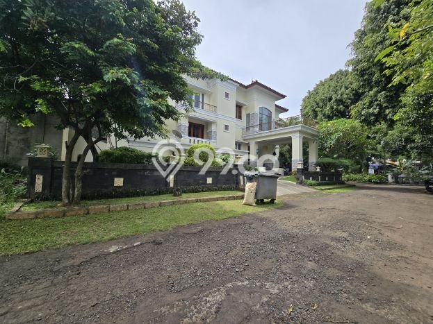Dijual Rumah Mewah Elegan Dengan View Eksklusif di Lebak Bulus, Jakarta Selatan Dijual Rumah Mewah Elegan Dengan View Eksklusif di Lebak Bulus, Jakarta Selatan