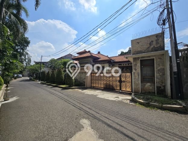 Dijual Rumah Premium dengan Fasilitas Sekitar Komplit di Kebayoran Lama, Jakarta Selatan Dijual Rumah Premium dengan Fasilitas Sekitar Komplit di Kebayoran Lama, Jakarta Selatan