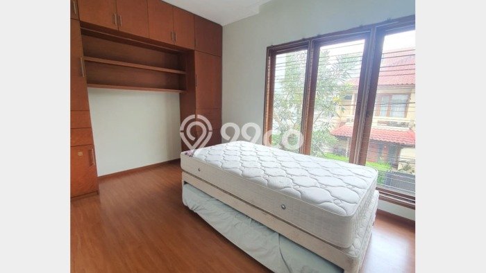 Rumah sewa siap pakai 3 Kamar Tidur di Pondok Indah, Jakarta Selatan Rumah sewa siap pakai 3 Kamar Tidur di Pondok Indah, Jakarta Selatan