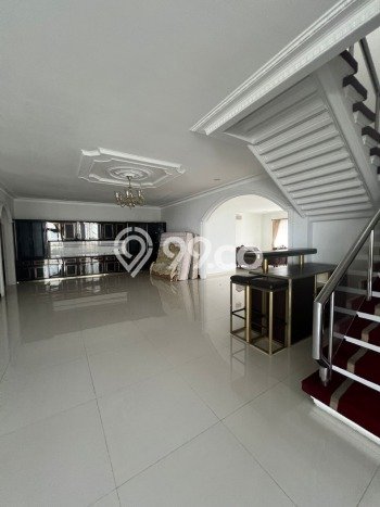Rumah Luxury Modern Tanpa Renovasi di Kemanggisan Jakarta Barat Rumah Luxury Modern Tanpa Renovasi di Kemanggisan Jakarta Barat