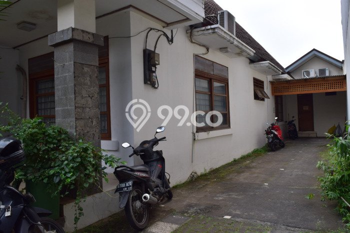 Rumah Elit Modern Tanpa Renovasi di Fatmawati Jakarta Selatan Rumah Elit Modern Tanpa Renovasi di Fatmawati Jakarta Selatan