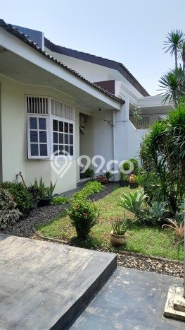 Hunian Elit LB 250m2 Siap Pakai Desain Elegan di Bintaro, Tangerang Selatan Hunian Elit LB 250m2 Siap Pakai Desain Elegan di Bintaro, Tangerang Selatan