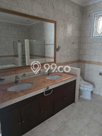 Disewakan Rumah Strategis di Pondok Indah LT 400m2 / LB 400m2 Siap Huni Disewakan Rumah Strategis di Pondok Indah LT 400m2 / LB 400m2 Siap Huni