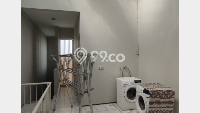 Disewakan Rumah Strategis LT 500m2 / LB 600m2 di Pondok Indah, Jakarta Selatan Disewakan Rumah Strategis LT 500m2 / LB 600m2 di Pondok Indah, Jakarta Selatan
