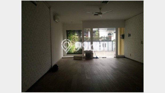 LOKASI STRATEGIS! Ruko di Kemang, Luas 132m², Kawasan Ramai, Ready Bisnis LOKASI STRATEGIS! Ruko di Kemang, Luas 132m², Kawasan Ramai, Ready Bisnis