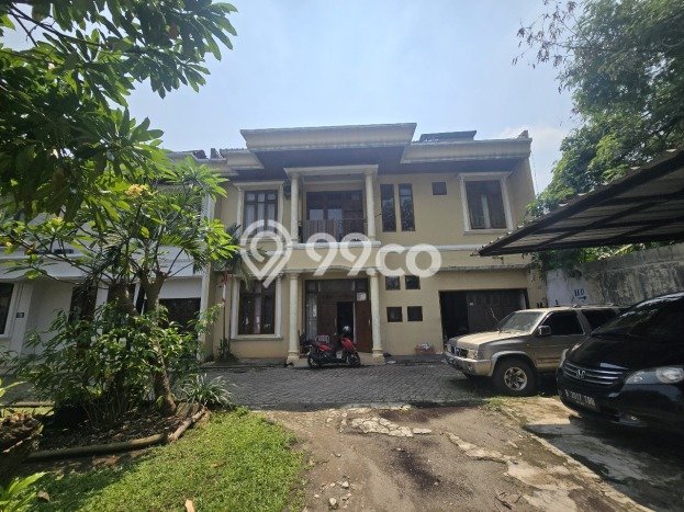 Rumah Elit Modern Siap Huni di Pondok Labu Jakarta Selatan Rumah Elit Modern Siap Huni di Pondok Labu Jakarta Selatan