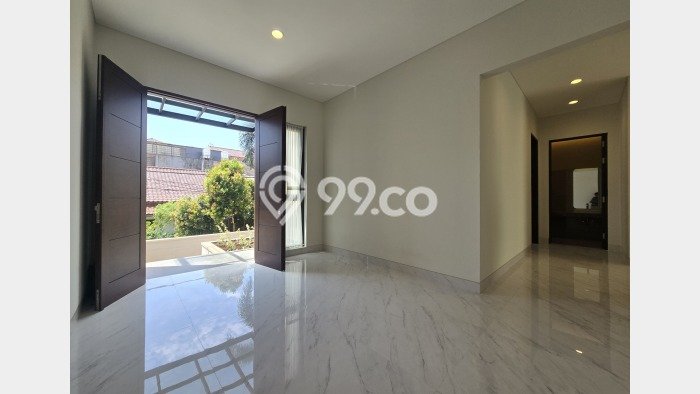 Rumah Luxury Modern Tanpa Renovasi di Pondok Indah Jakarta Selatan Rumah Luxury Modern Tanpa Renovasi di Pondok Indah Jakarta Selatan