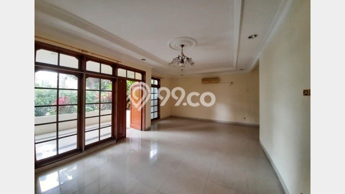 Rumah Luxury Modern Tanpa Renovasi di Pondok Indah Jakarta Selatan Rumah Luxury Modern Tanpa Renovasi di Pondok Indah Jakarta Selatan