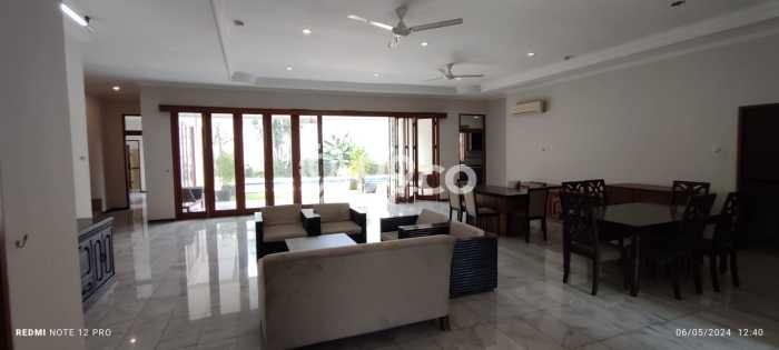 Rumah Mewah LB 414m2 Siap Pakai Desain Elegan di Cipete, Jakarta Selatan Rumah Mewah LB 414m2 Siap Pakai Desain Elegan di Cipete, Jakarta Selatan