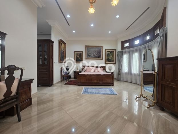 Rumah Luxury Modern Tanpa Renovasi di Simprug Jakarta Selatan Rumah Luxury Modern Tanpa Renovasi di Simprug Jakarta Selatan
